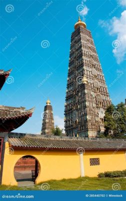 ¡Sumérgete en la Historia y la Naturaleza en el Templo de Longxing!