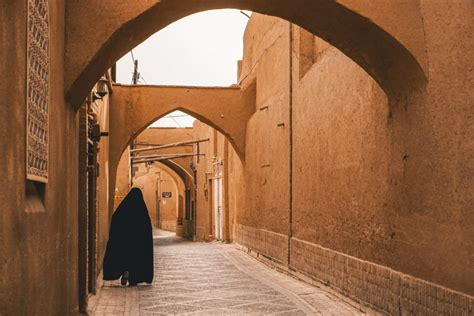 ¡El Jardín de Etemad: Un Oasis Escondido en la Antigua Ciudad de Yazd!