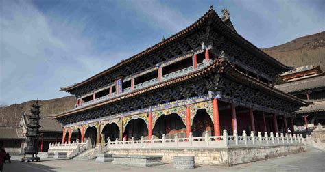  ¡Explora las profundidades históricas del Templo de la Gran Felicidad en Xinzhou!