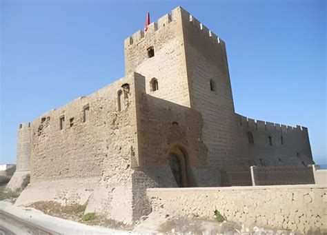 ¡Descubre el encanto histórico del Mausoleo de Safi Abad en Shiraz!