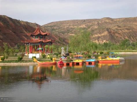 ¡Sumérgete en la historia y belleza natural del Templo de Huizong en Pingliang!