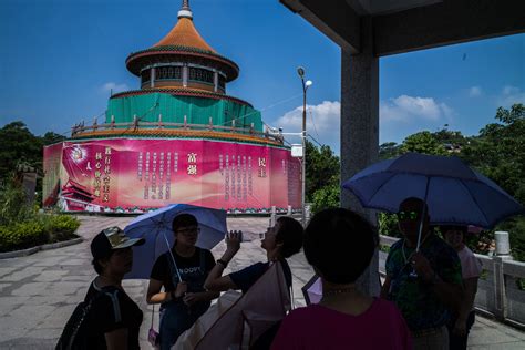  ¡El Museo de la Cerámica de Shantou: Una explosión de color y tradición ancestral!