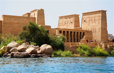  ¡El Templo de Isis en Philae: Una Joya Arqueológica sumergida en la Historia y envuelta en Misterio!